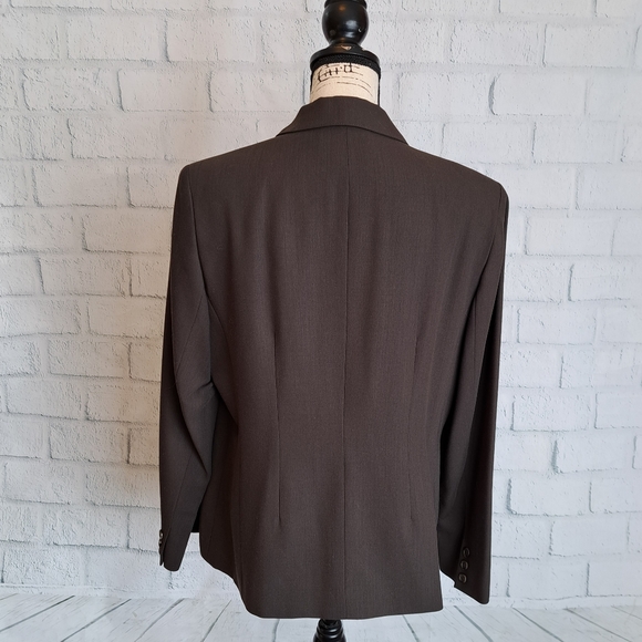 SALE. Emanuel Ungaro lightweight wool blazer - Picture 9 of 13